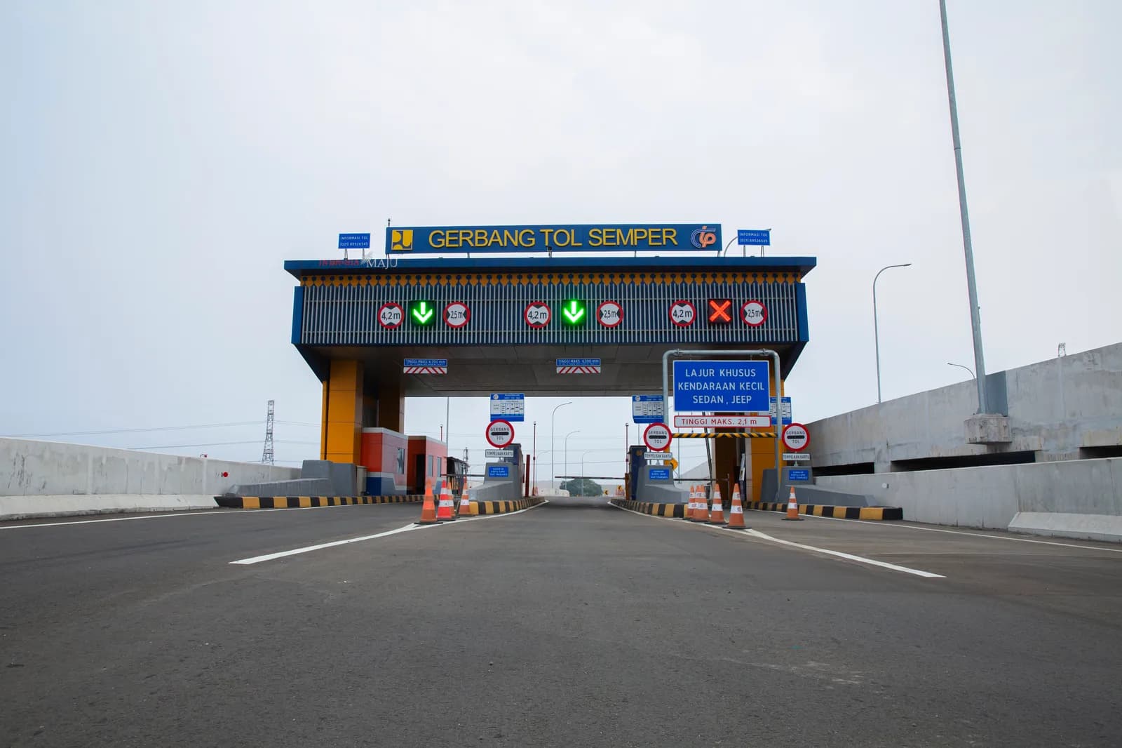 Gerbang Tol Semper