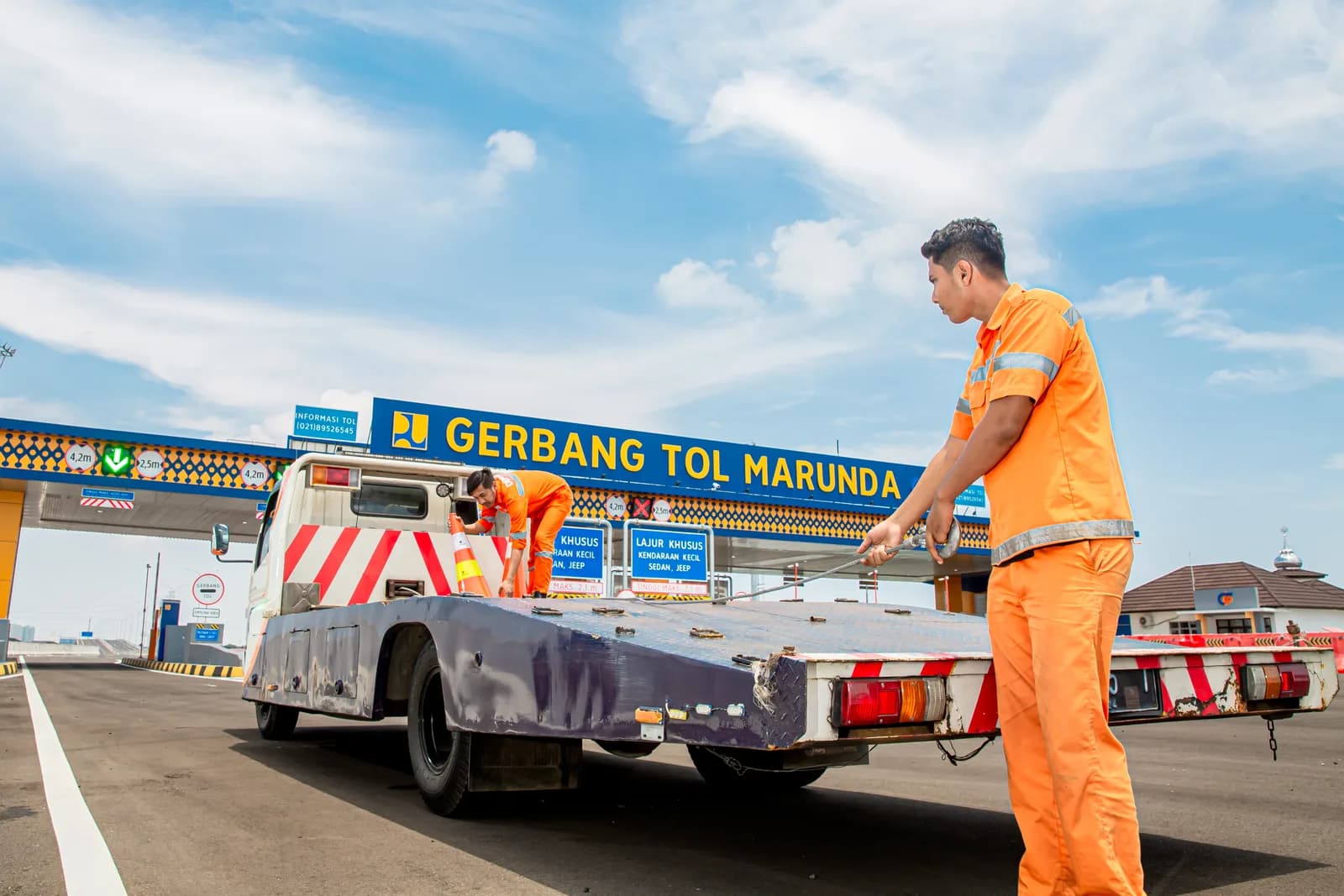 Layanan Derek Gerbang Tol Marunda
